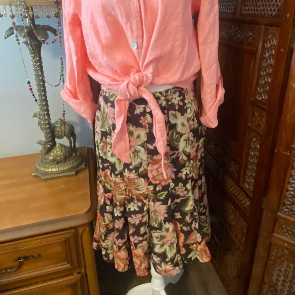 LOFT Floral Skirt – Size 6 Petite